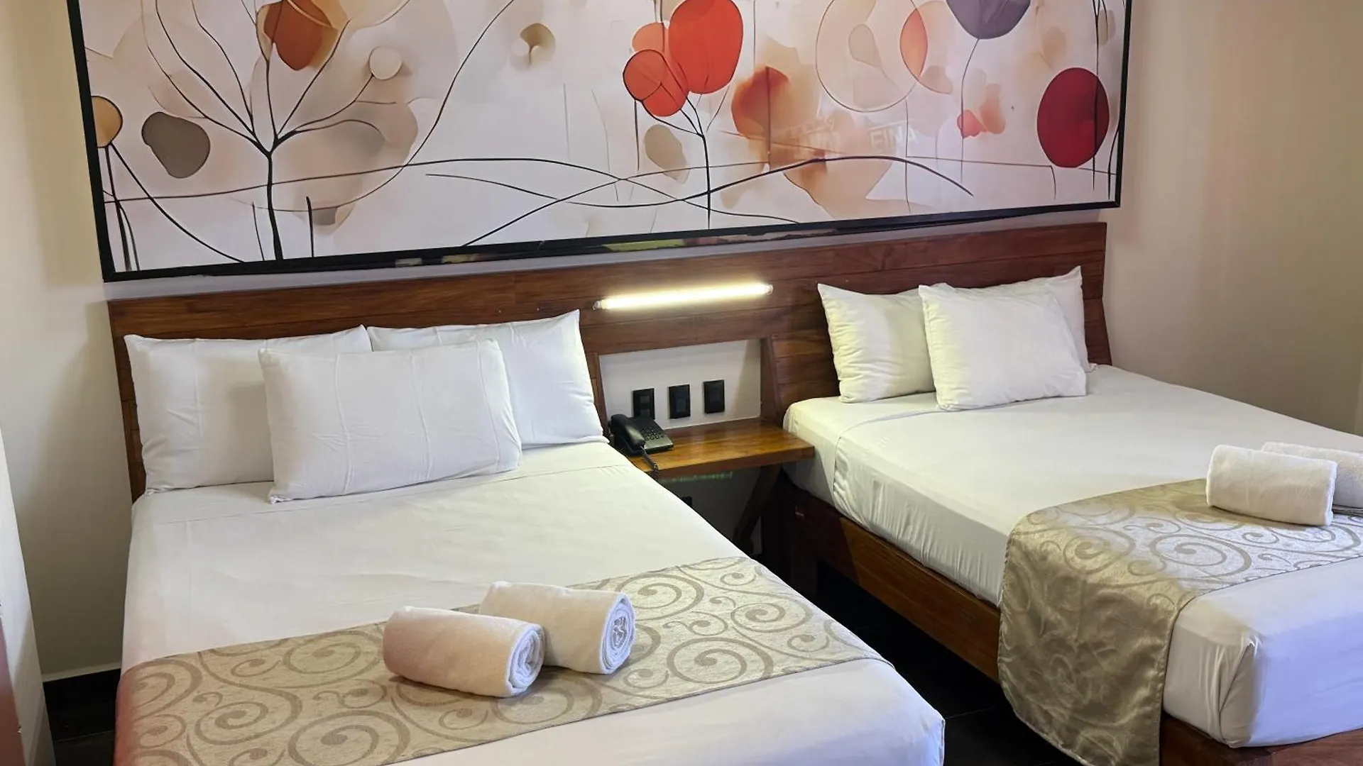 Reina Roja Hotel Playa del Carmen 4*,  México